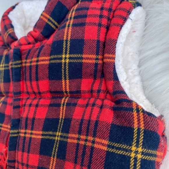 Old Navy toddler boys vest Size 12-18 months red plaid flannel warm fleece lined - Picture 3 of 6